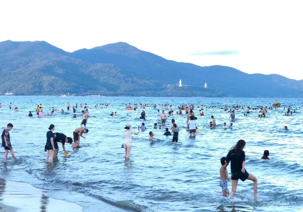 Activities on Da Nang beach