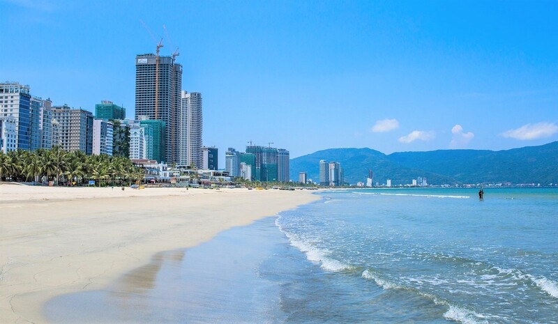 Time to travel to Da Nang beach